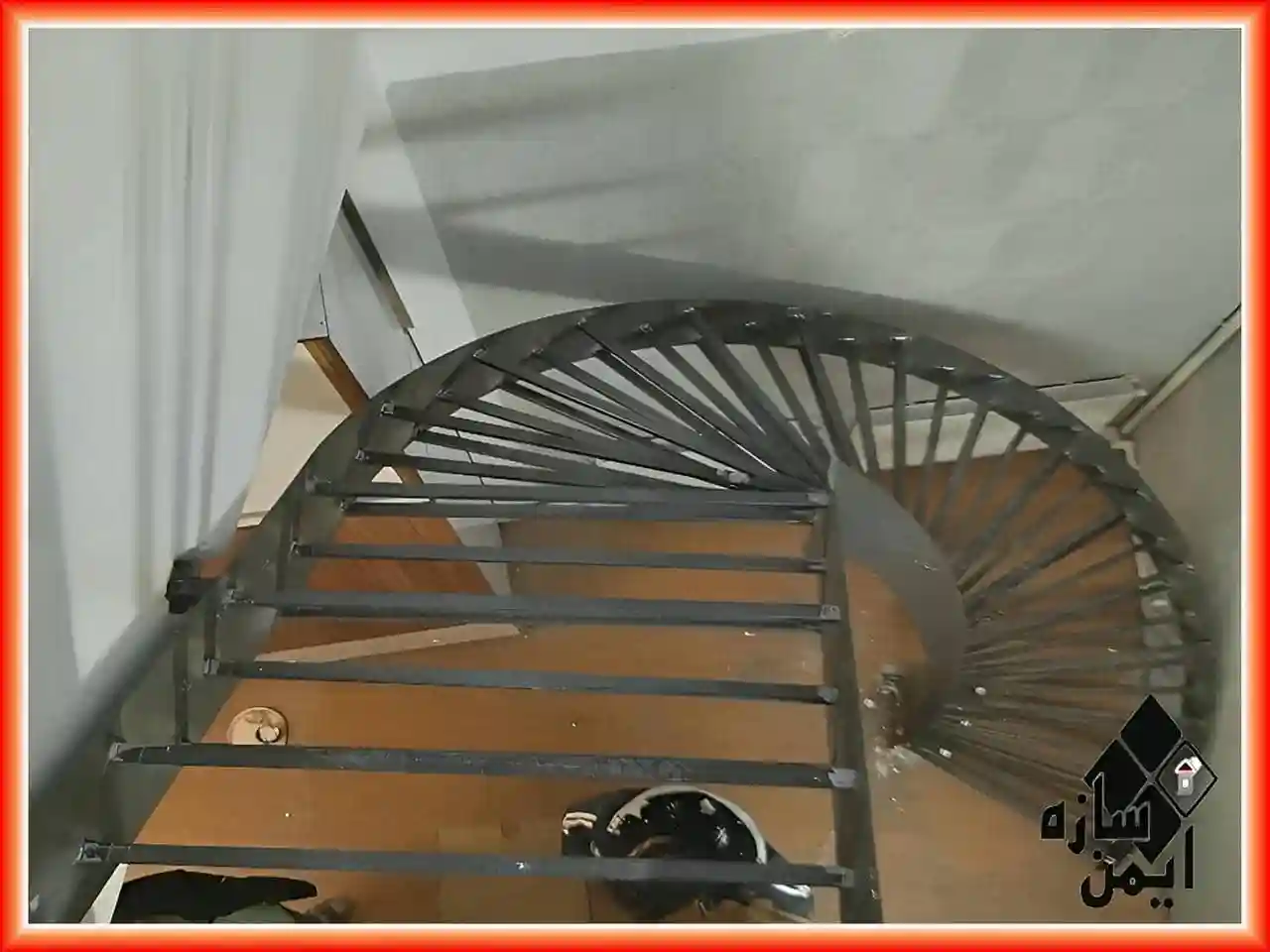 طراحی و اجرای پله فلزی مدرن