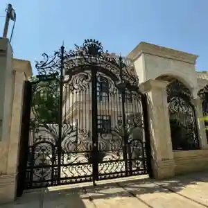 خرید درب ویلایی فرفورژه کلاسیک لوکس خرید درب ویلایی فرفورژه کلاسیک لوکس