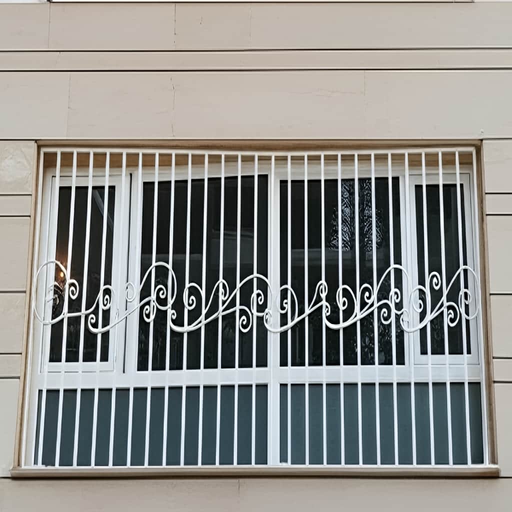 خرید حفاظ پنجره شبکه متراکم در اردبیل