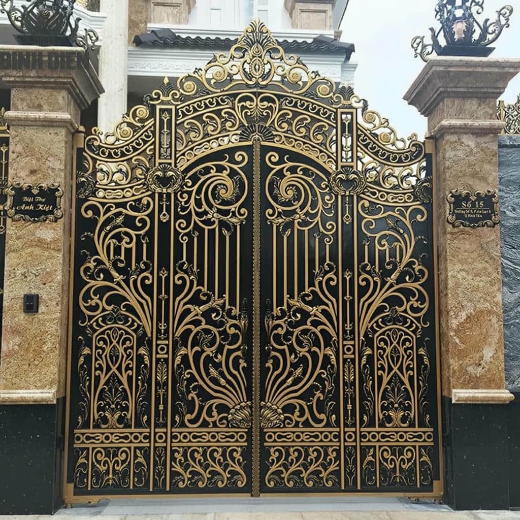 نصب درب حیاط فرفورژه فلزی ضدزنگ در کرمان