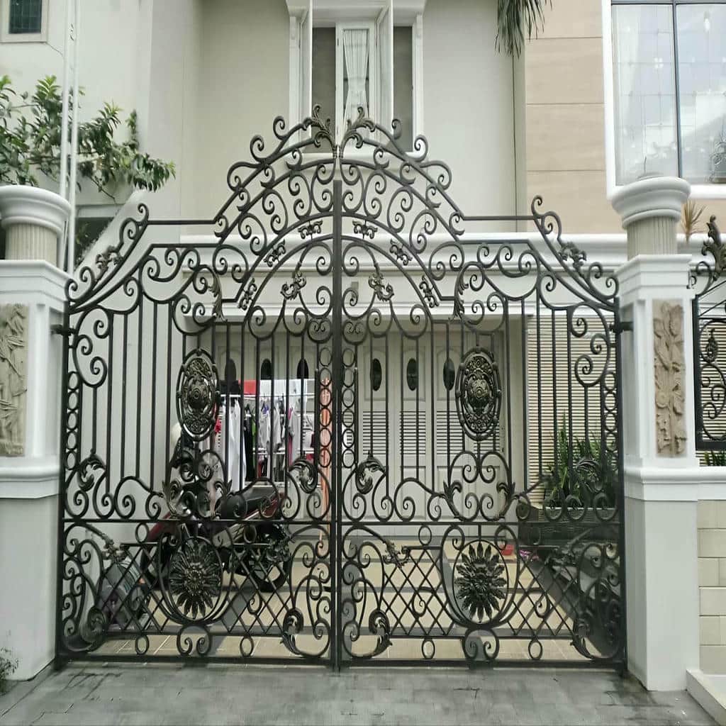درب حیاط فرفورژه فلزی در فشم