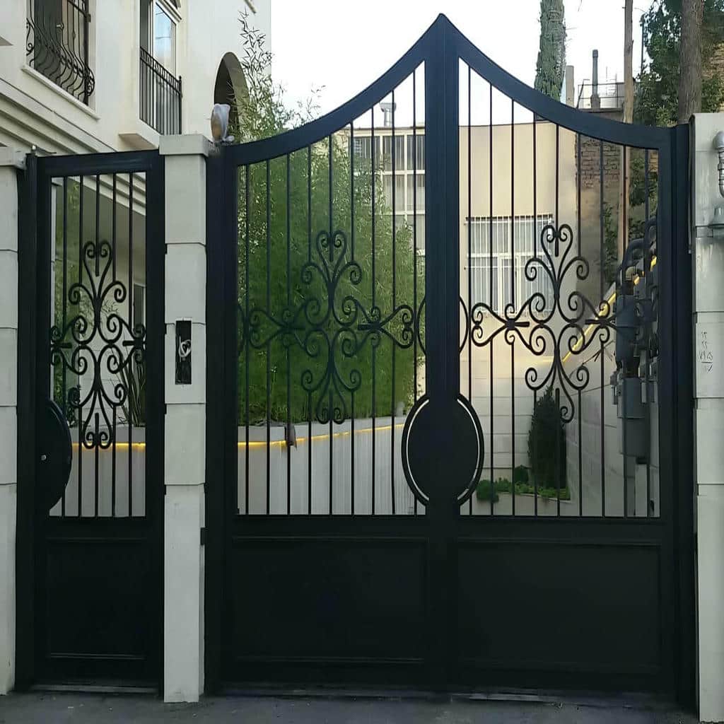 درب حیاط فرفورژه فلزی در ایلام