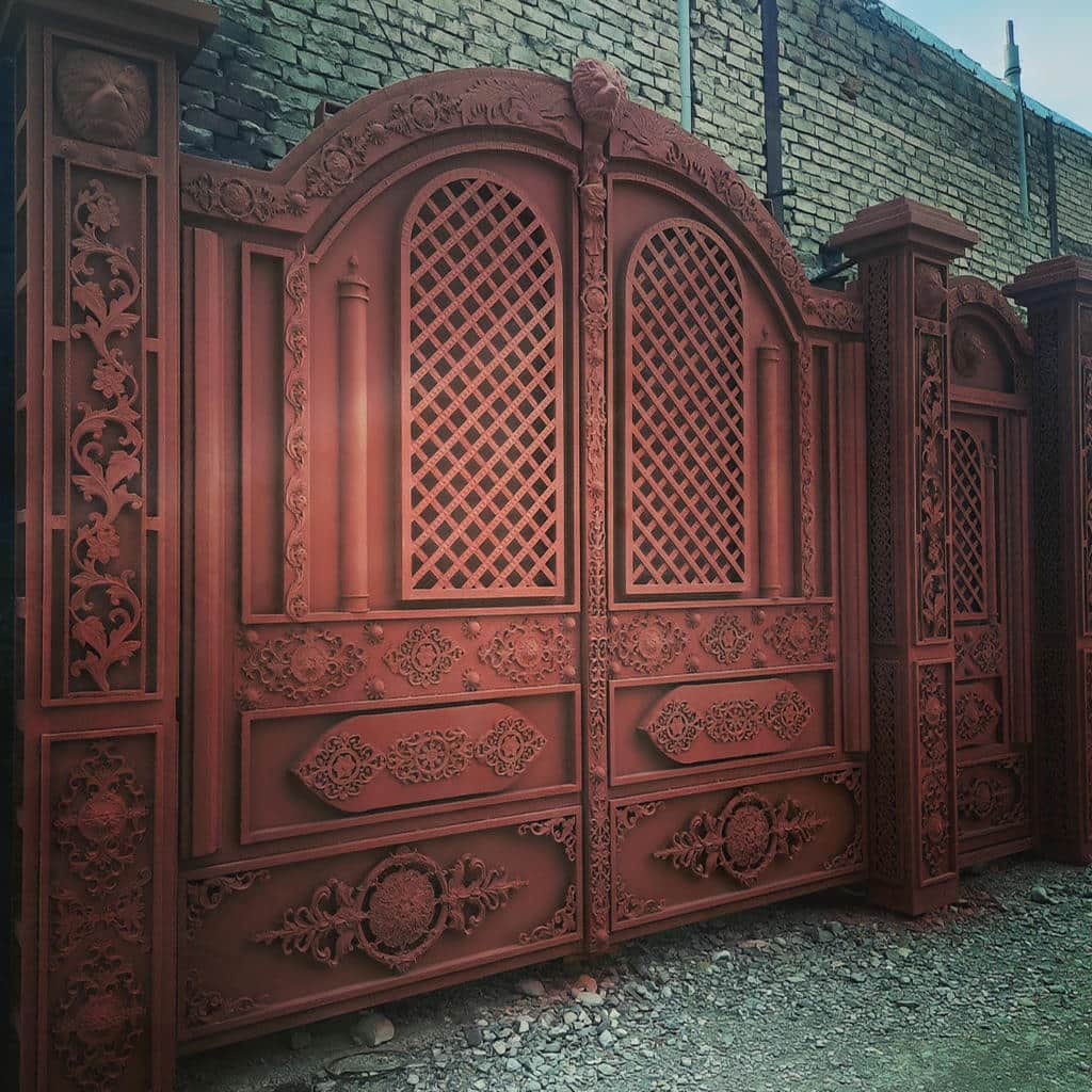 خرید درب حیاط فرفورژه فلزی سازه تقویت شده در کاشان