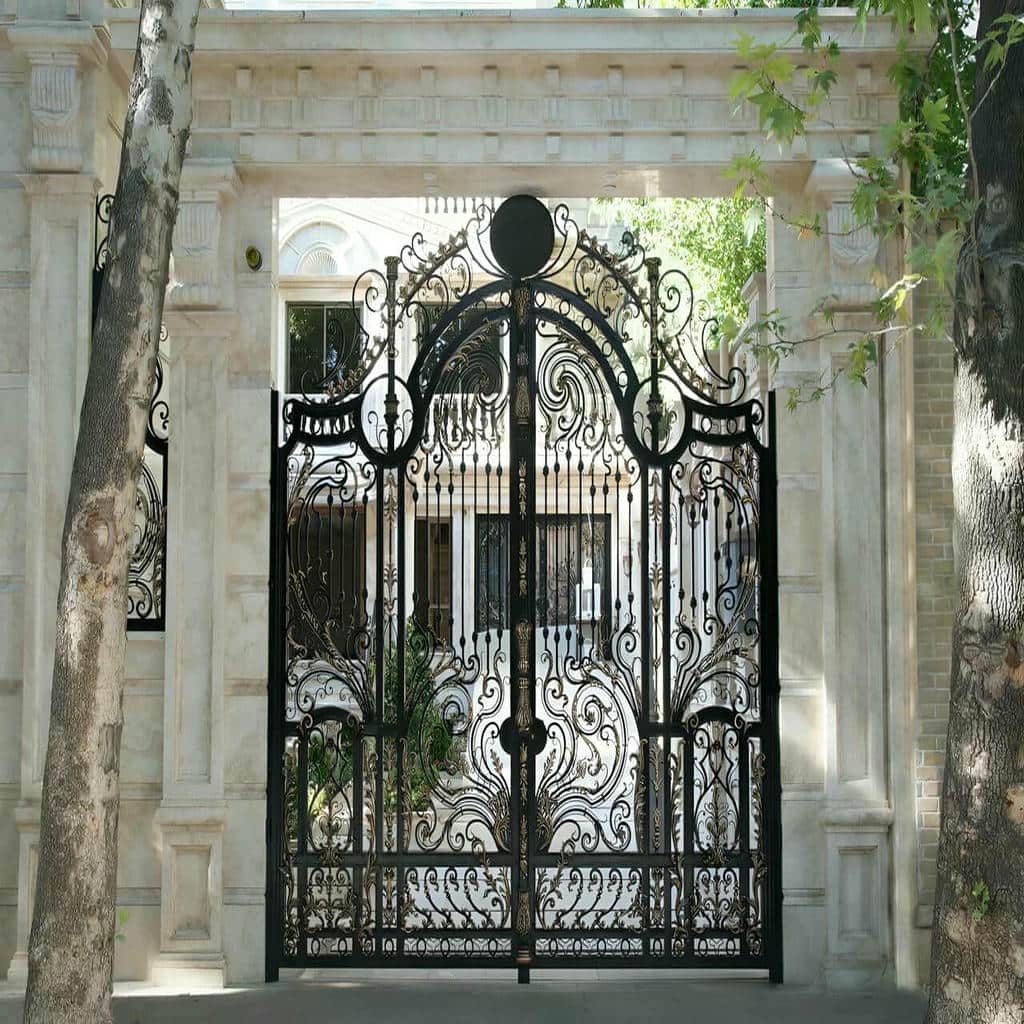 خرید درب حیاط فرفورژه فلزی کلاسیک در استان گیلان