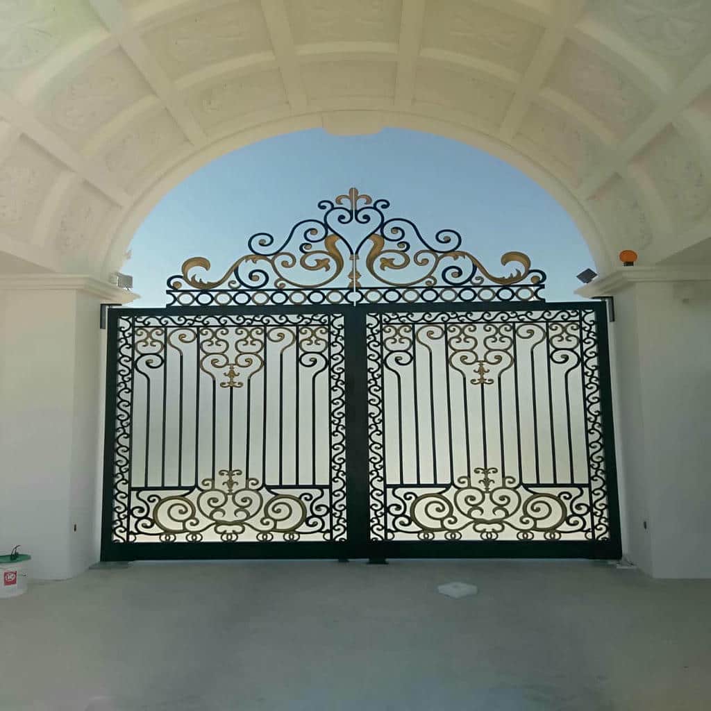 کارخانه درب حیاط فرفورژه فلزی طرح مشبک در پرند