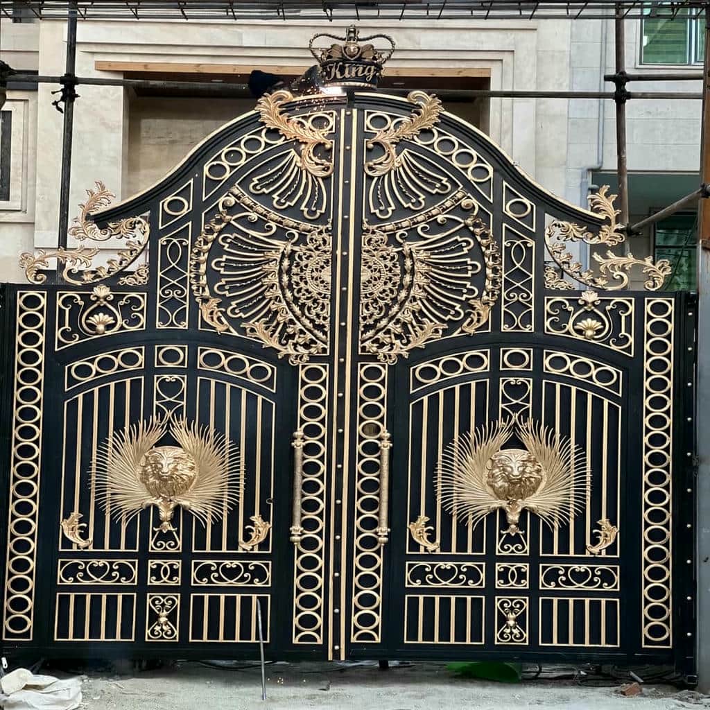 قیمت درب حیاط فرفورژه فلزی طرح کلاسیک در محمدشهر