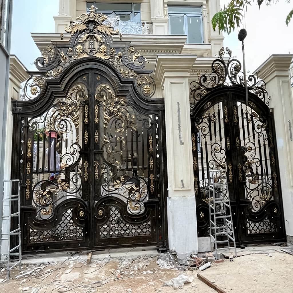 درب حیاط فرفورژه فلزی در آبسرد