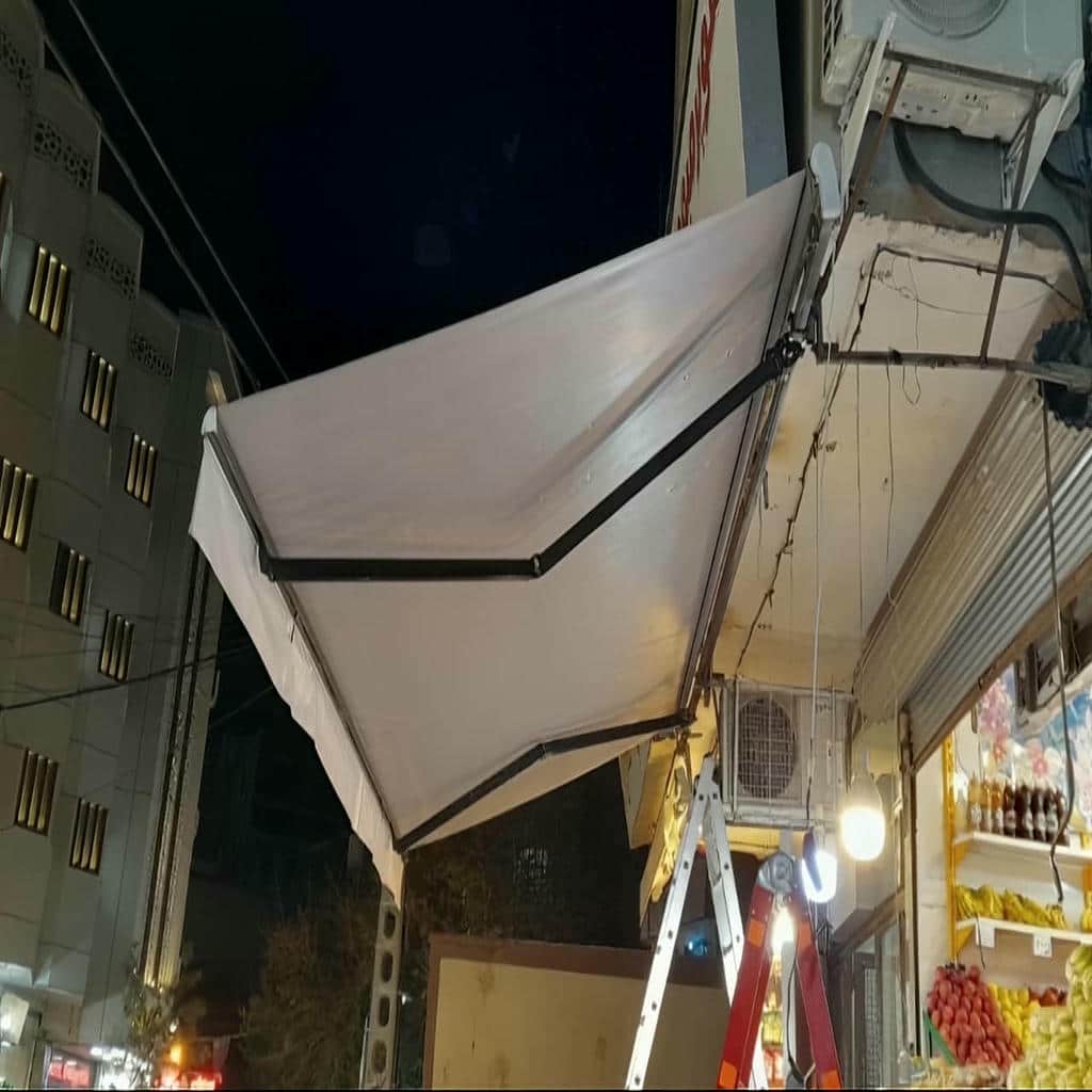 نصب سایبان برقی برای مغازه در ساوه
