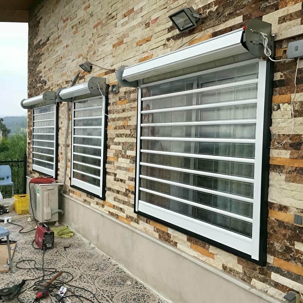 نصب کرکره برقی نمای فرفورژه در کرمان