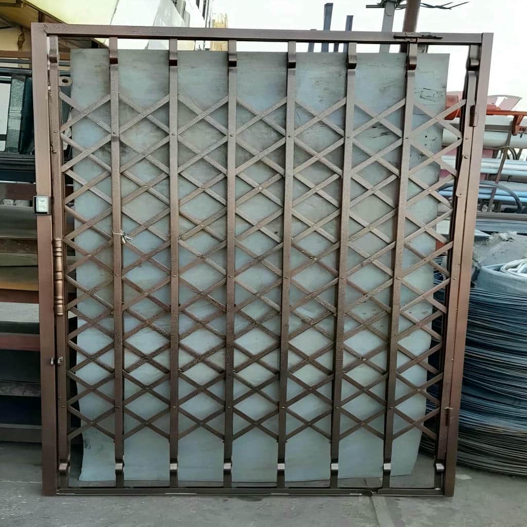 نصب درب آکاردئونی سیستم روان در پردیس