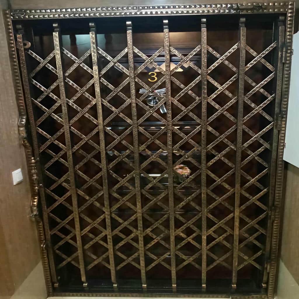 درب آکاردئونی در اصفهان