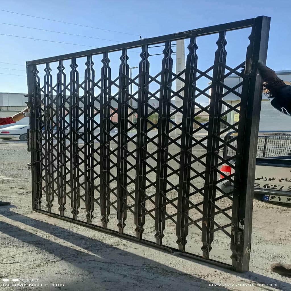 نصب درب آکاردئونی اجرای دقیق در مشهد