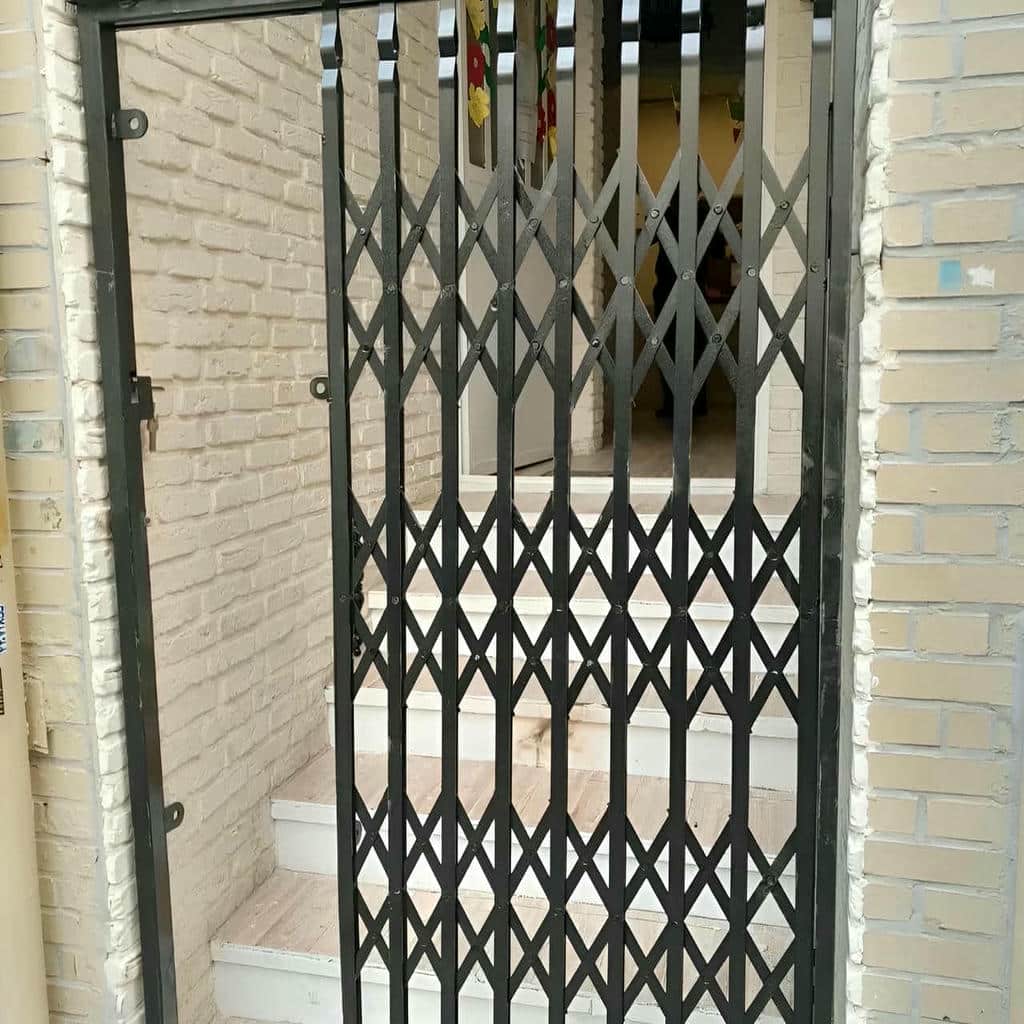 قیمت درب آکاردئونی قفل ضدبرش در قم