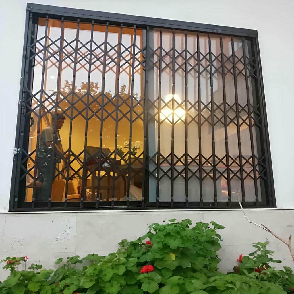 درب آکاردئونی در اراک