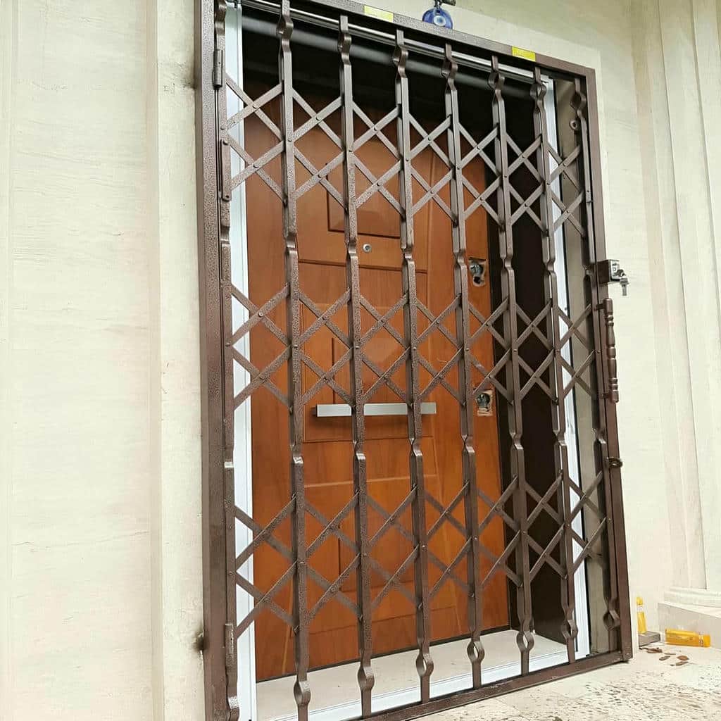 نصب درب آکاردئونی اجرای اصولی در قم