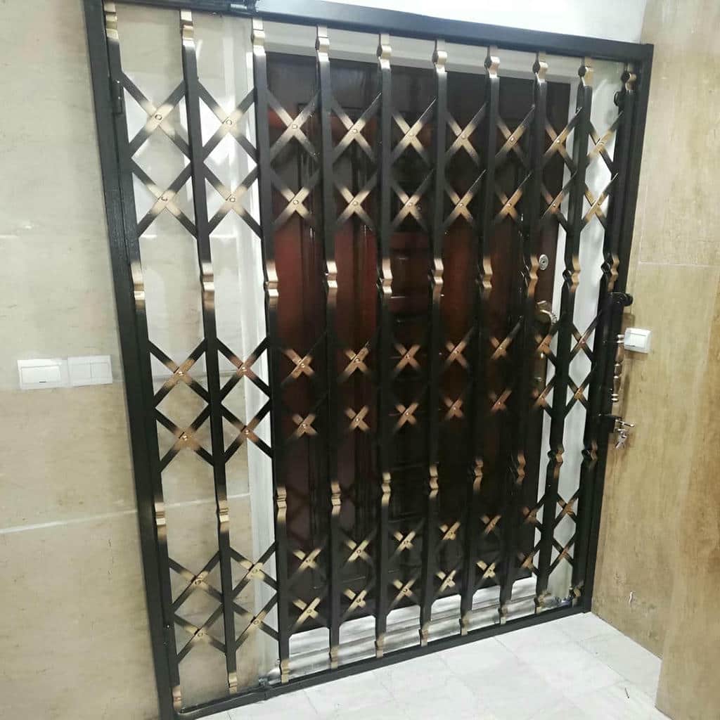 نصب درب آکاردئونی جمع شونده در بندر لنگه