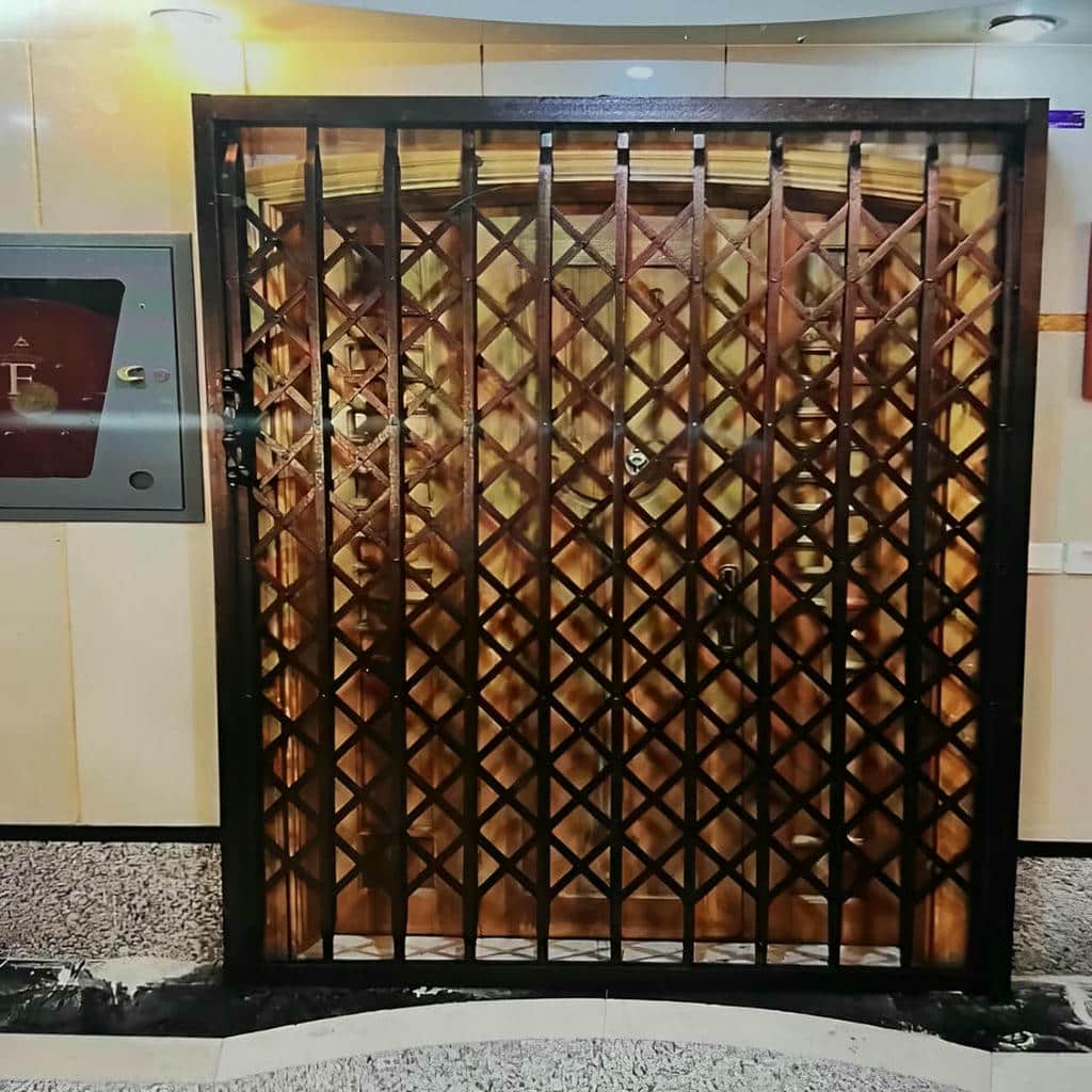 فروش درب آکاردئونی حفاظ آپارتمان در سیرجان