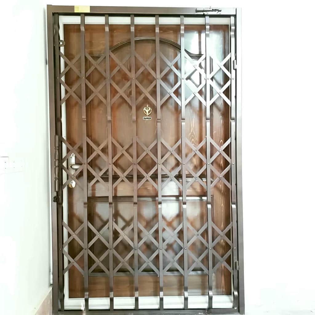 نصب درب آکاردئونی سیستم حرکت روان در گرگان نصب درب آکاردئونی سیستم حرکت روان در گرگان