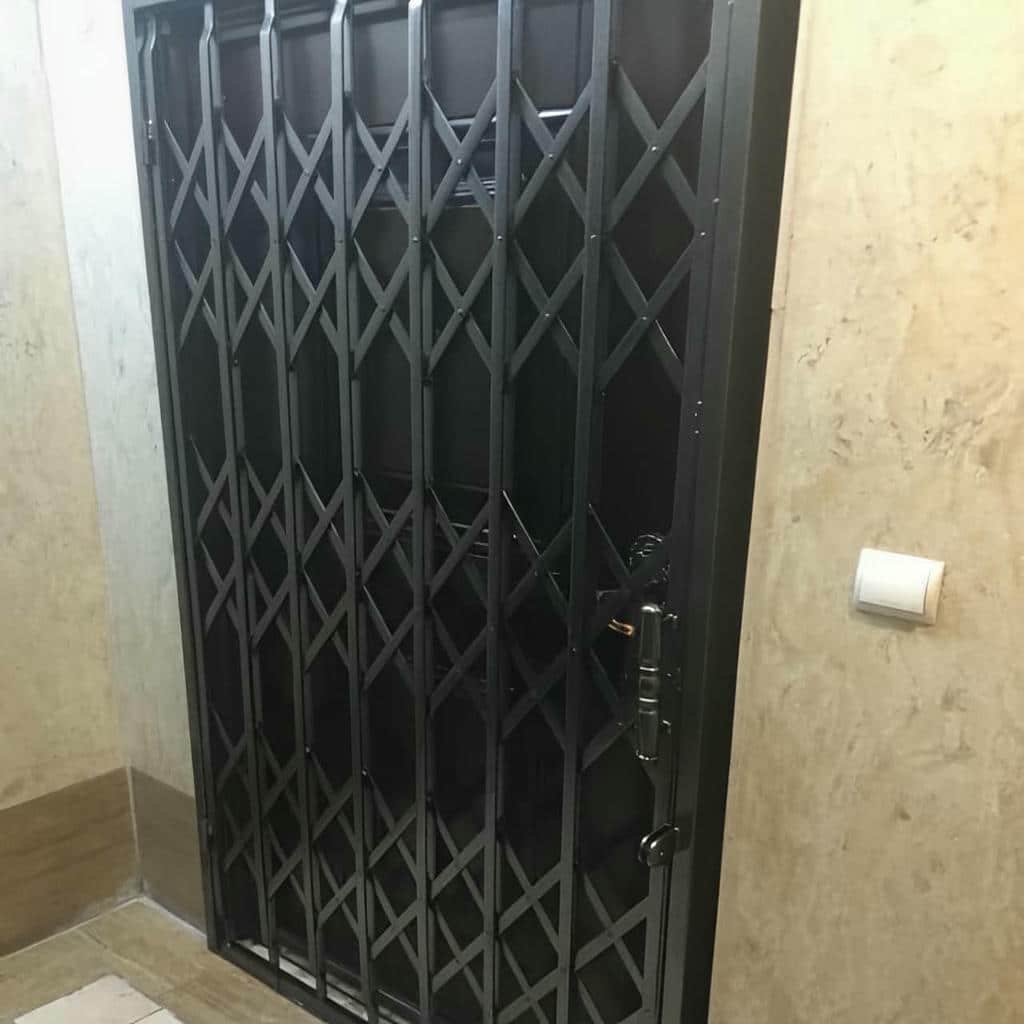درب آکاردئونی در نظرآباد