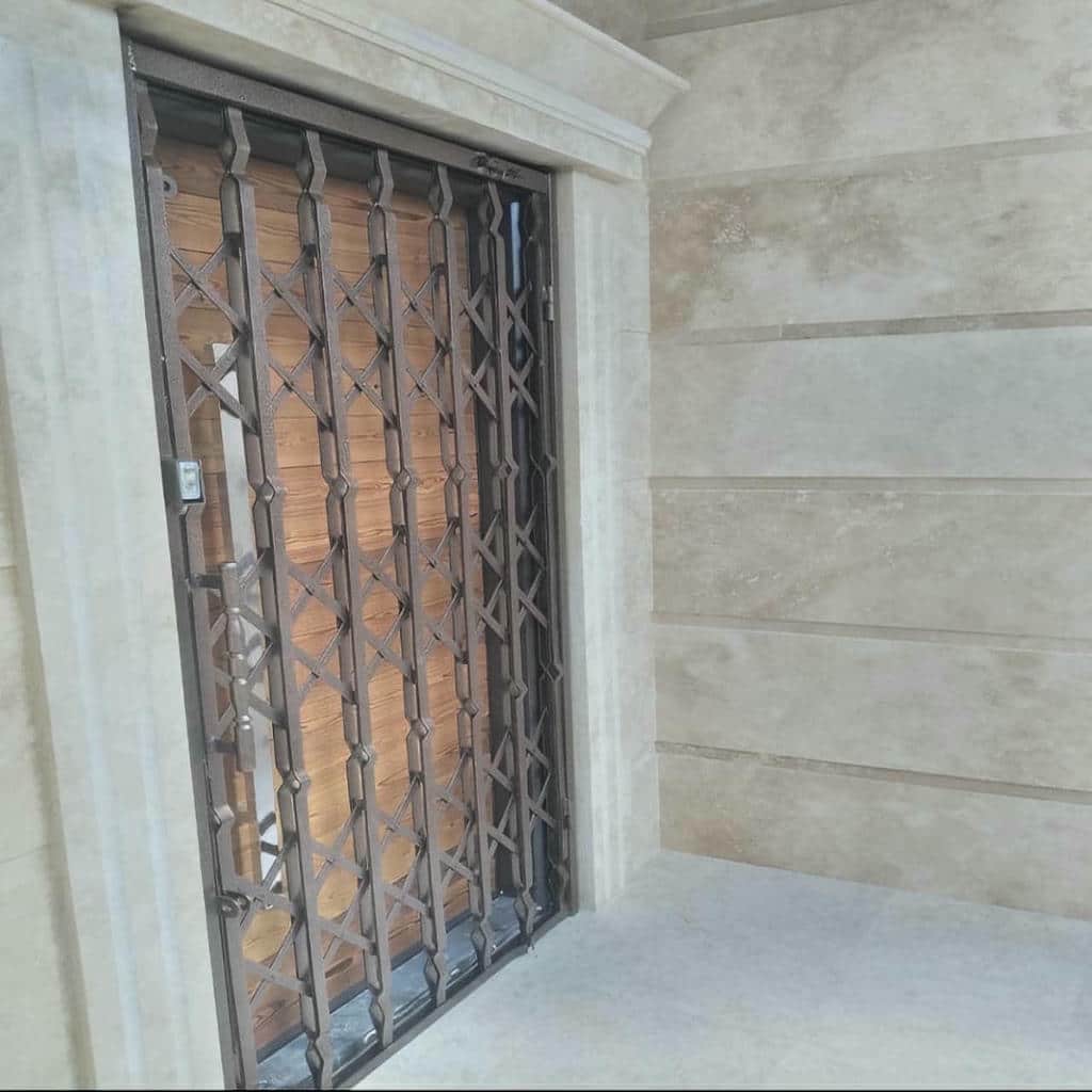 درب آکاردئونی در سمنان