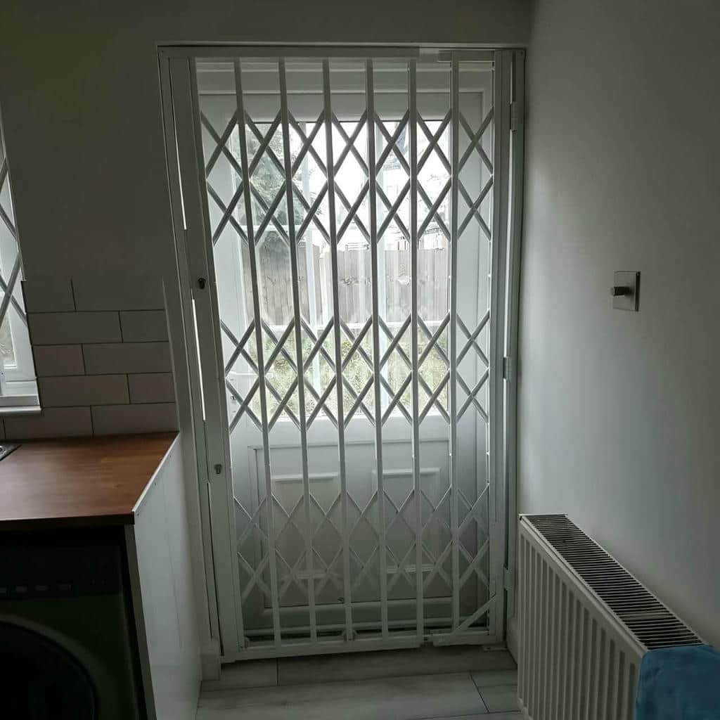 درب آکاردئونی در چابهار