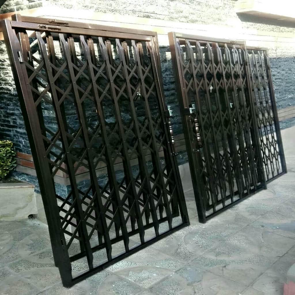 درب آکاردئونی در تهران