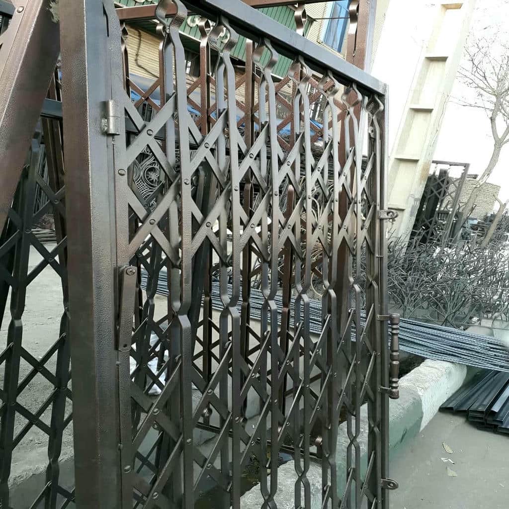 کارخانه درب آکاردئونی یراق مقاوم در عظیمیه کرج