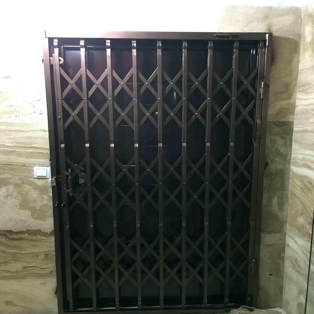 نصب درب آکاردئونی پوشش دقیق در لواسان