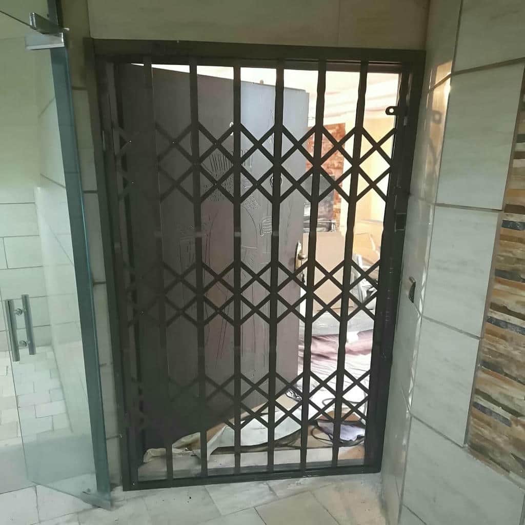 خرید درب آکاردئونی قفل ضدبرش در اشتهارد