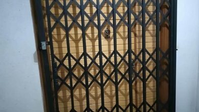 درب آکاردئونی در ایرانشهر