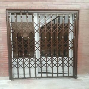 درب آکاردئونی در ساری