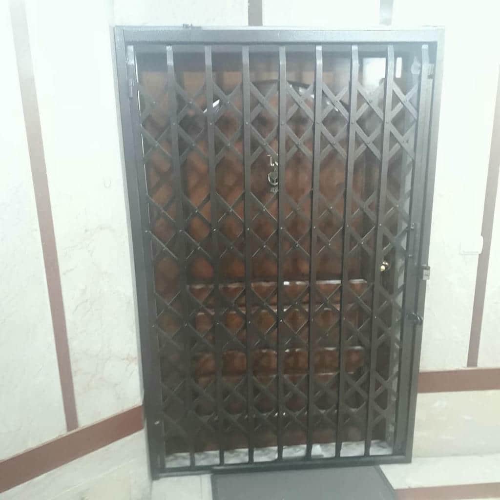 خرید درب آکاردئونی ورودی آپارتمان در محمودآباد