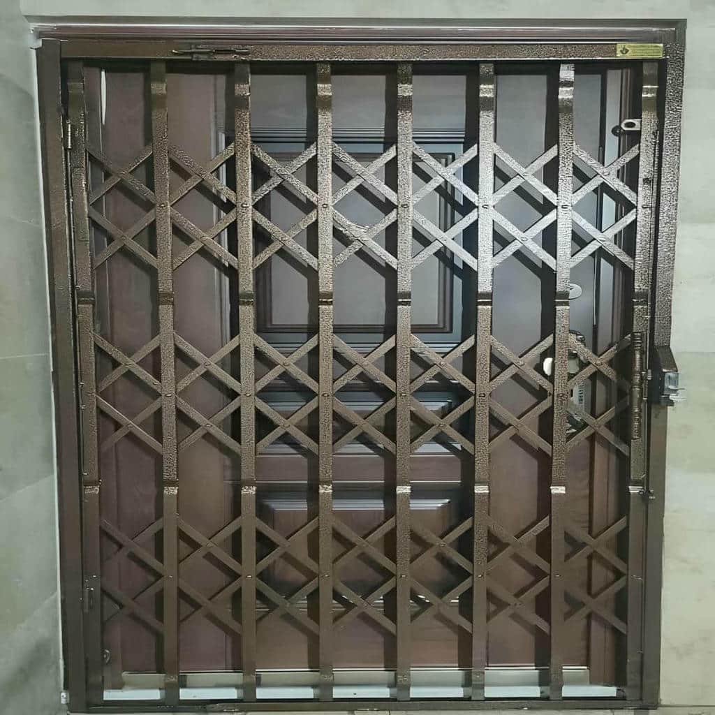 خرید درب آکاردئونی قفل ضدبرش در آبسرد