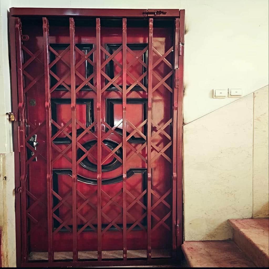 نصب درب آکاردئونی تراز دقیق در اشتهارد