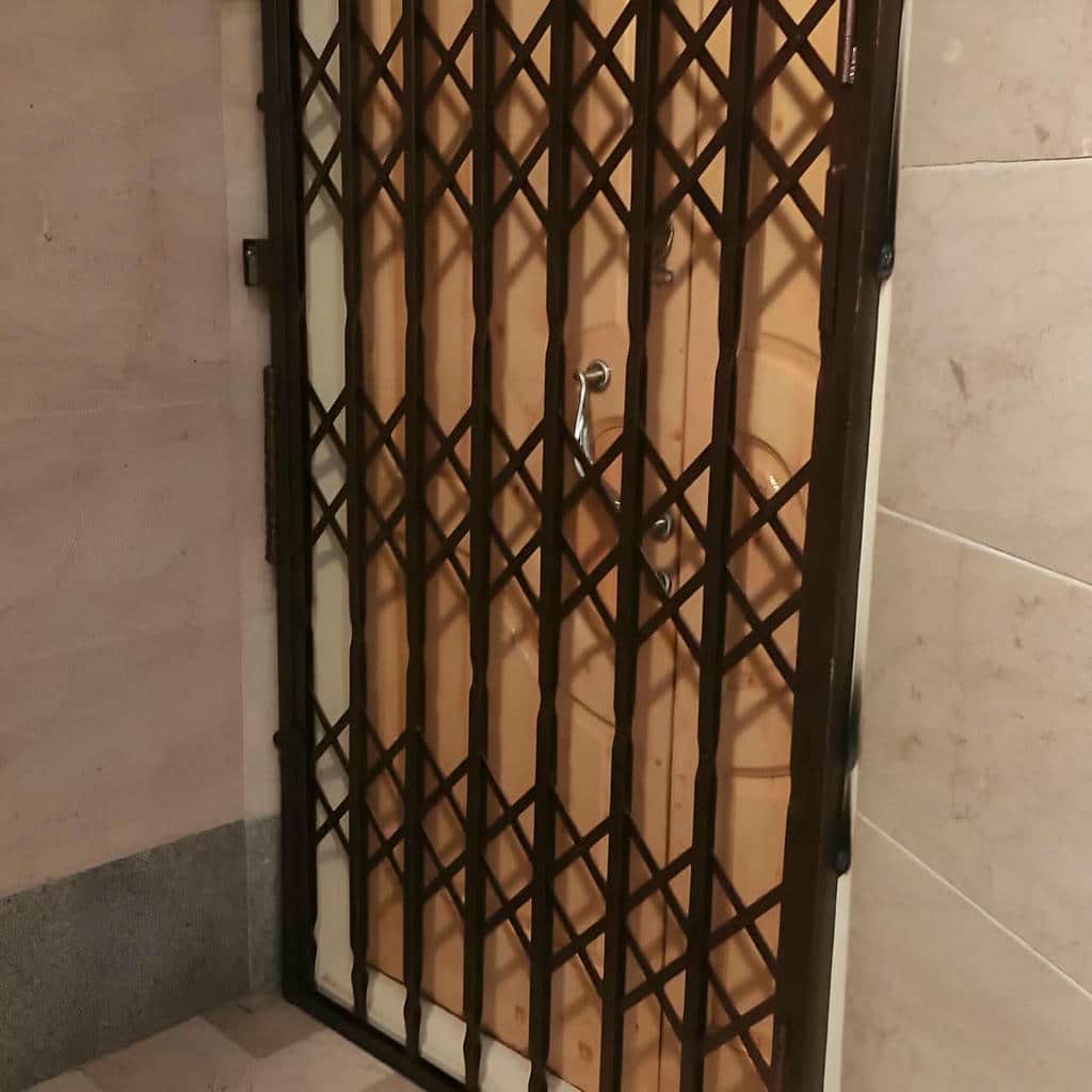 کارخانه درب آکاردئونی تحویل منظم در سقز