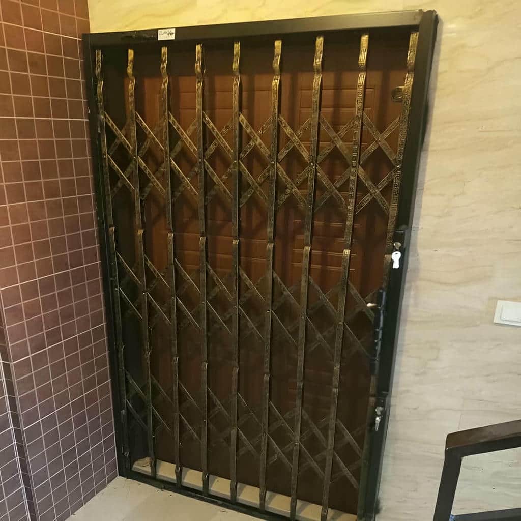 درب آکاردئونی در مهرشهر کرج