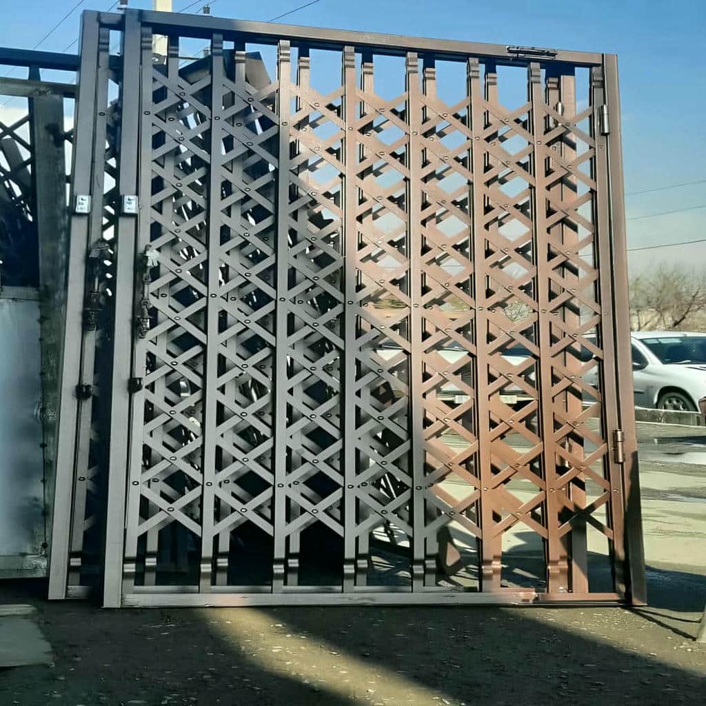 خرید درب آکاردئونی ورودی ویلا در چالوس