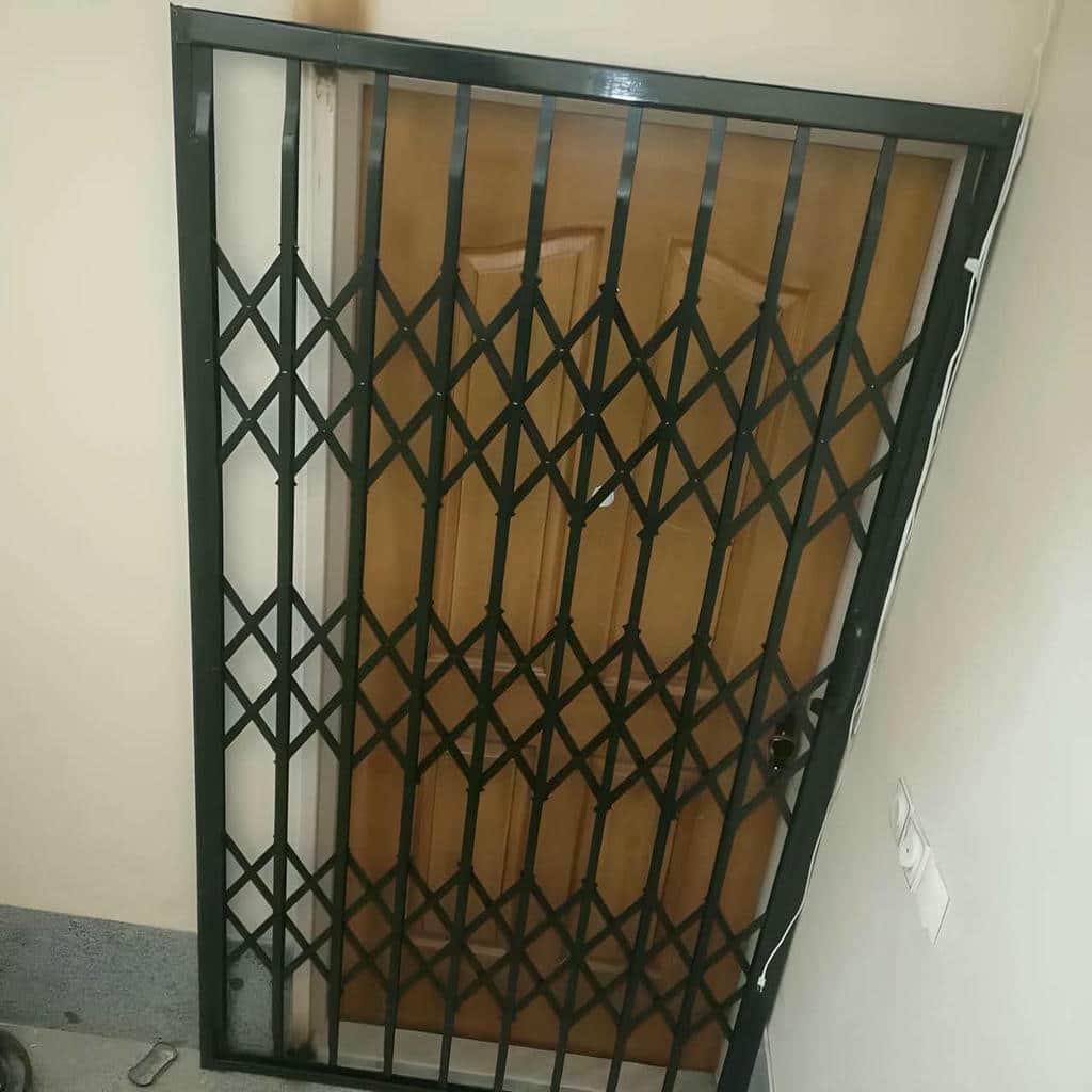درب آکاردئونی در مریوان