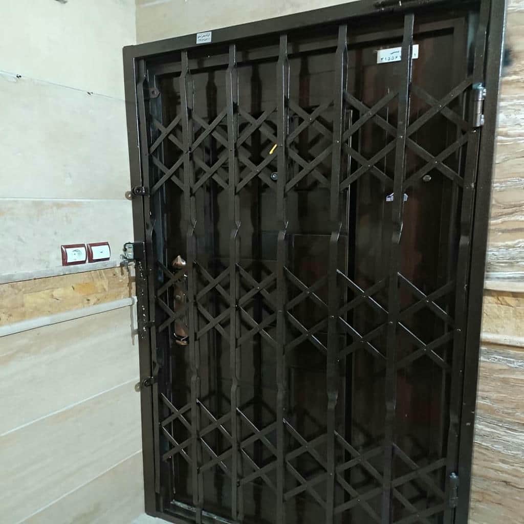 خرید درب آکاردئونی قفل ضدبرش در پردیس