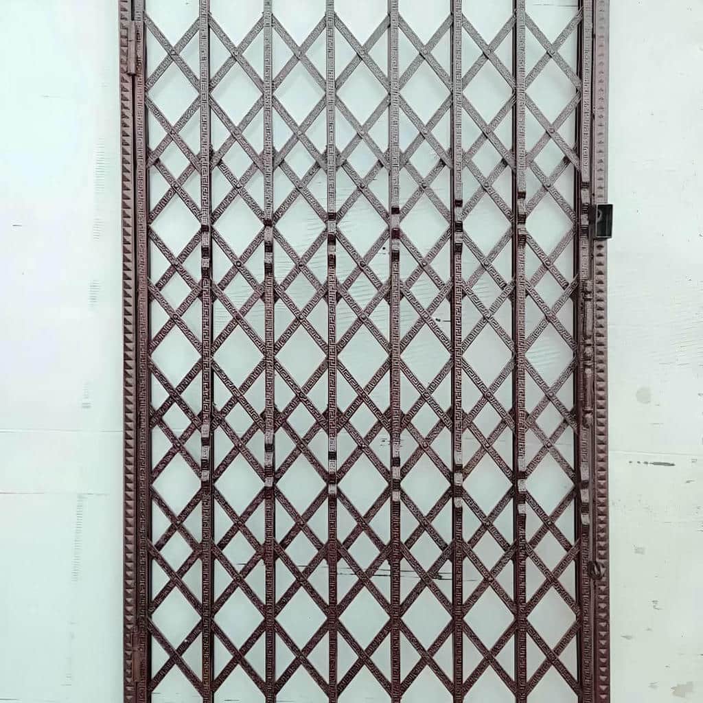 کارخانه درب آکاردئونی یراق استاندارد در بیرجند