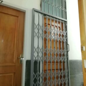 درب آکاردئونی در گنبدکاووس