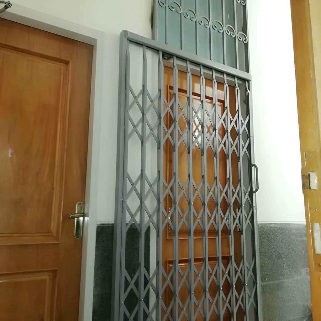 درب آکاردئونی در گنبدکاووس