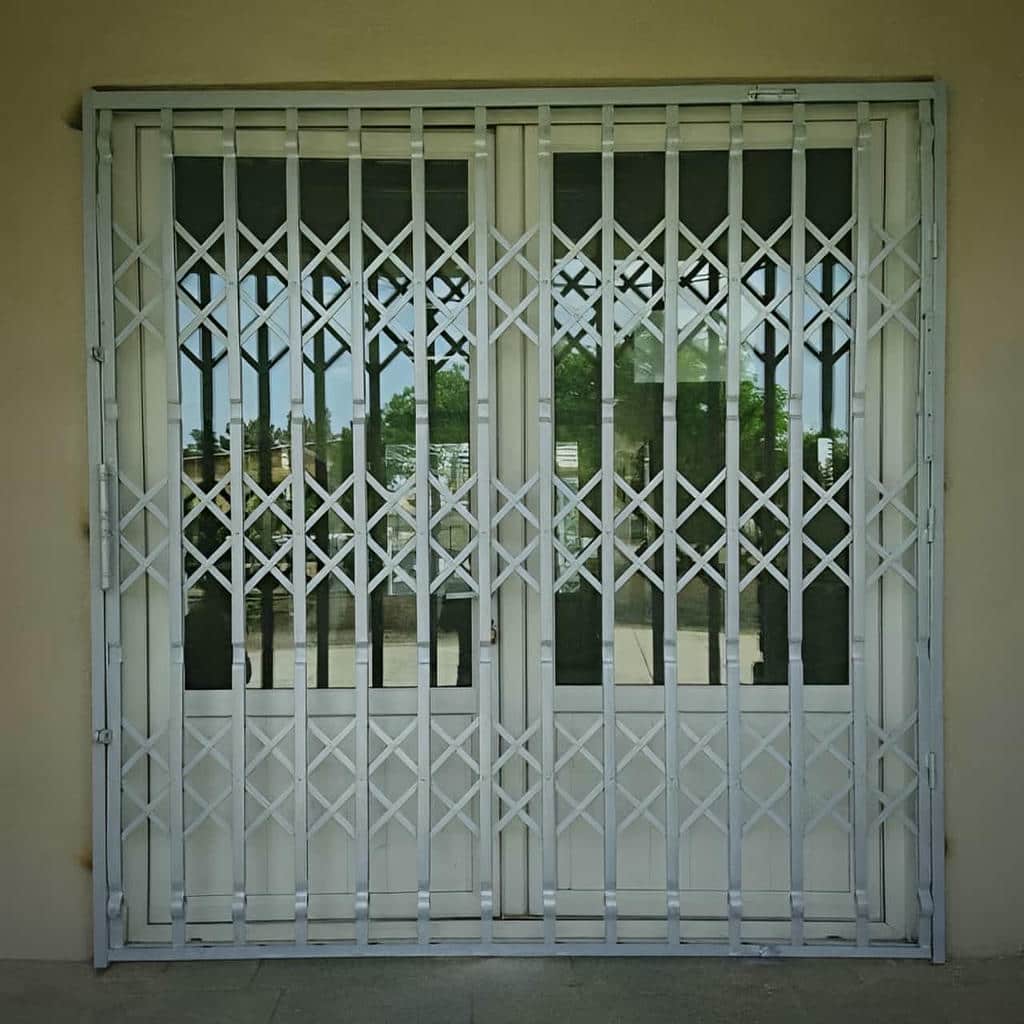 درب آکاردئونی در رشت