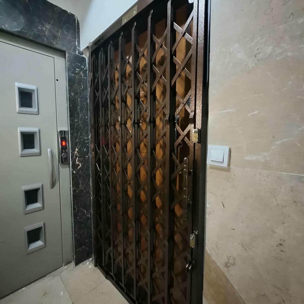 نصب درب آکاردئونی اجرای استاندارد در سقز