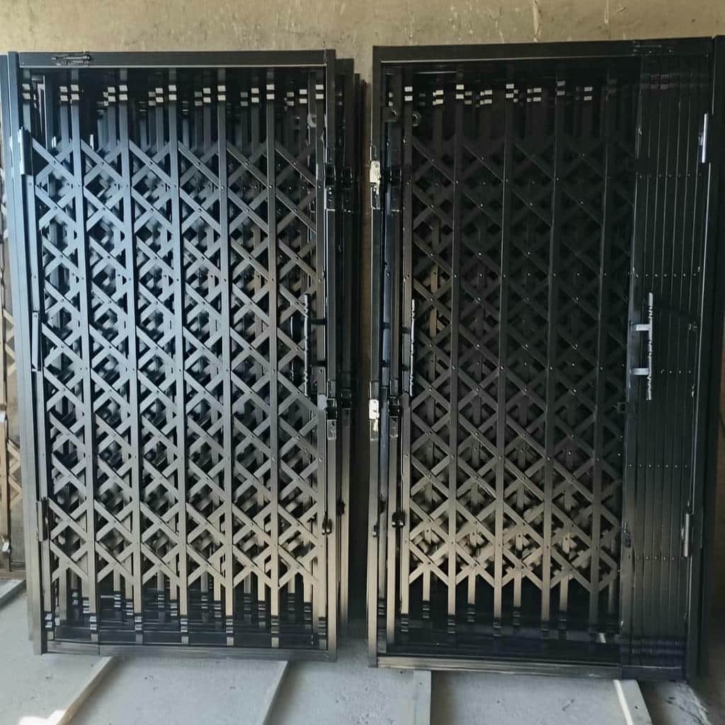 خرید درب آکاردئونی ورودی آپارتمان در ارومیه