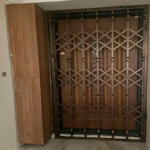 درب آکاردئونی در تبریز