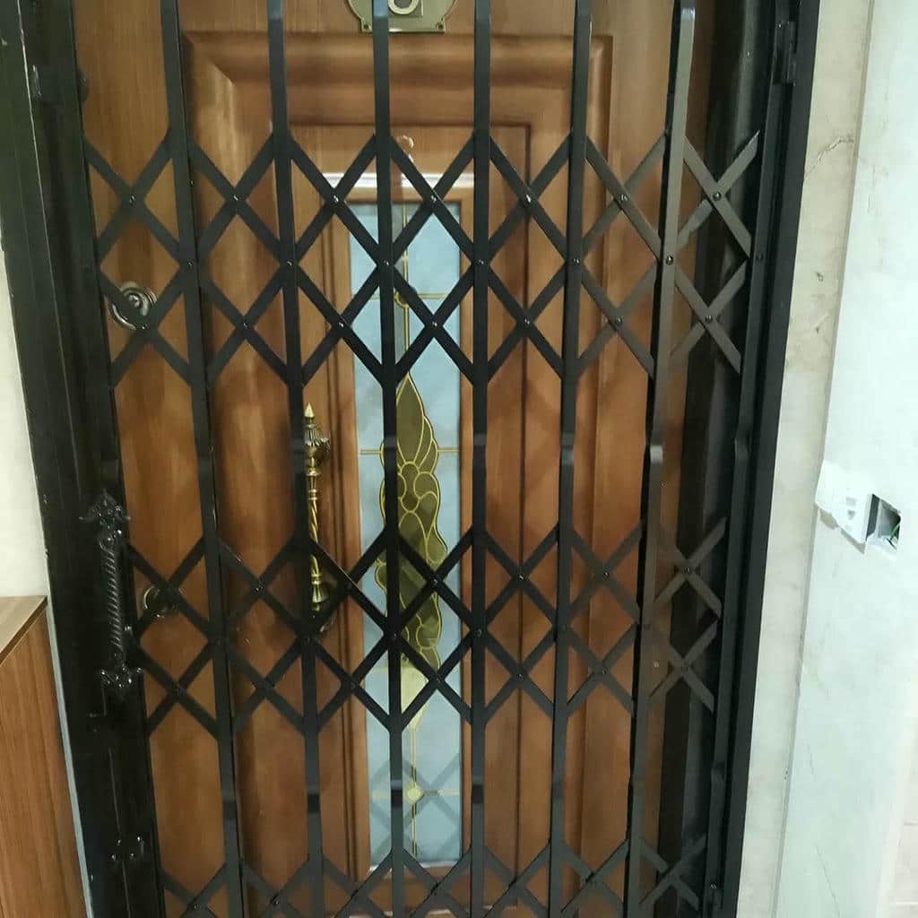 درب آکاردئونی در آبسرد