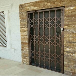 درب آکاردئونی در ارومیه
