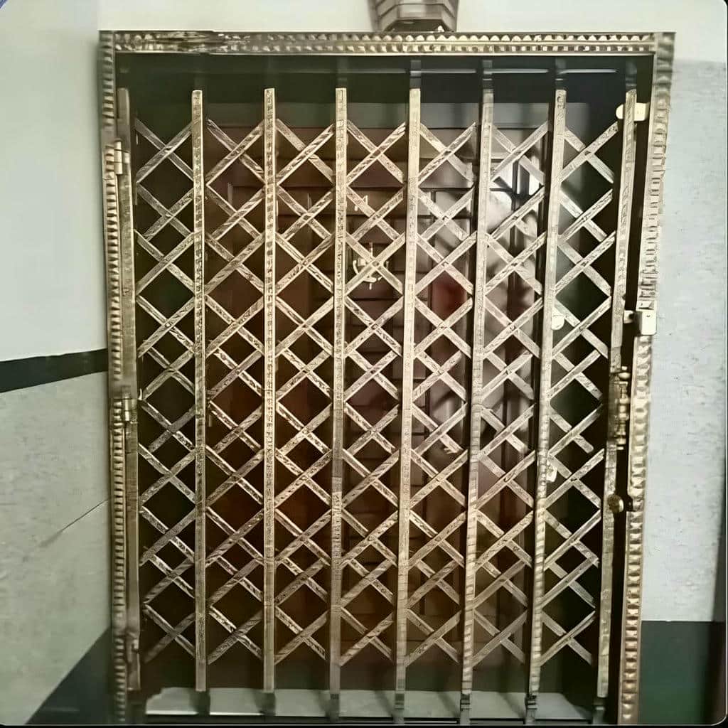 فروش درب آکاردئونی ورودی مسکونی در فیروزکوه