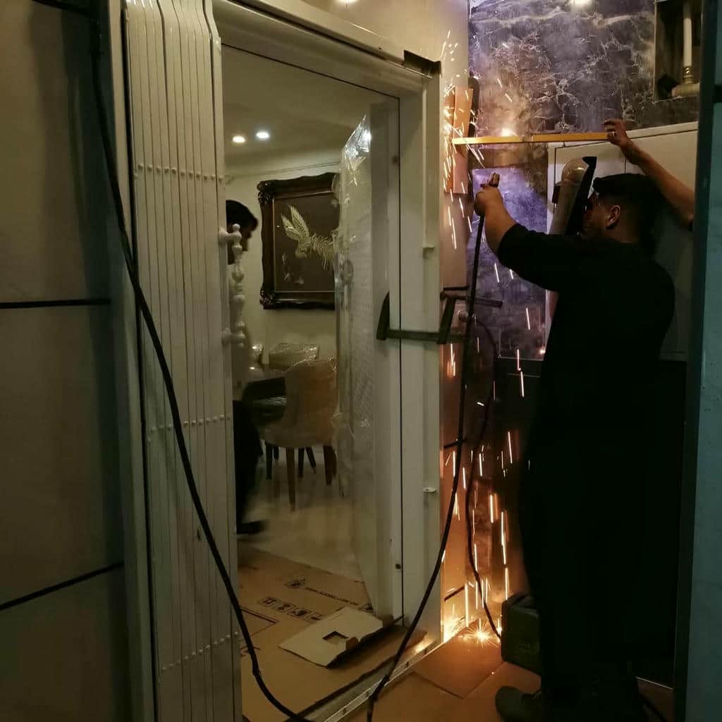 کارخانه درب آکاردئونی یراق صنعتی در بومهن